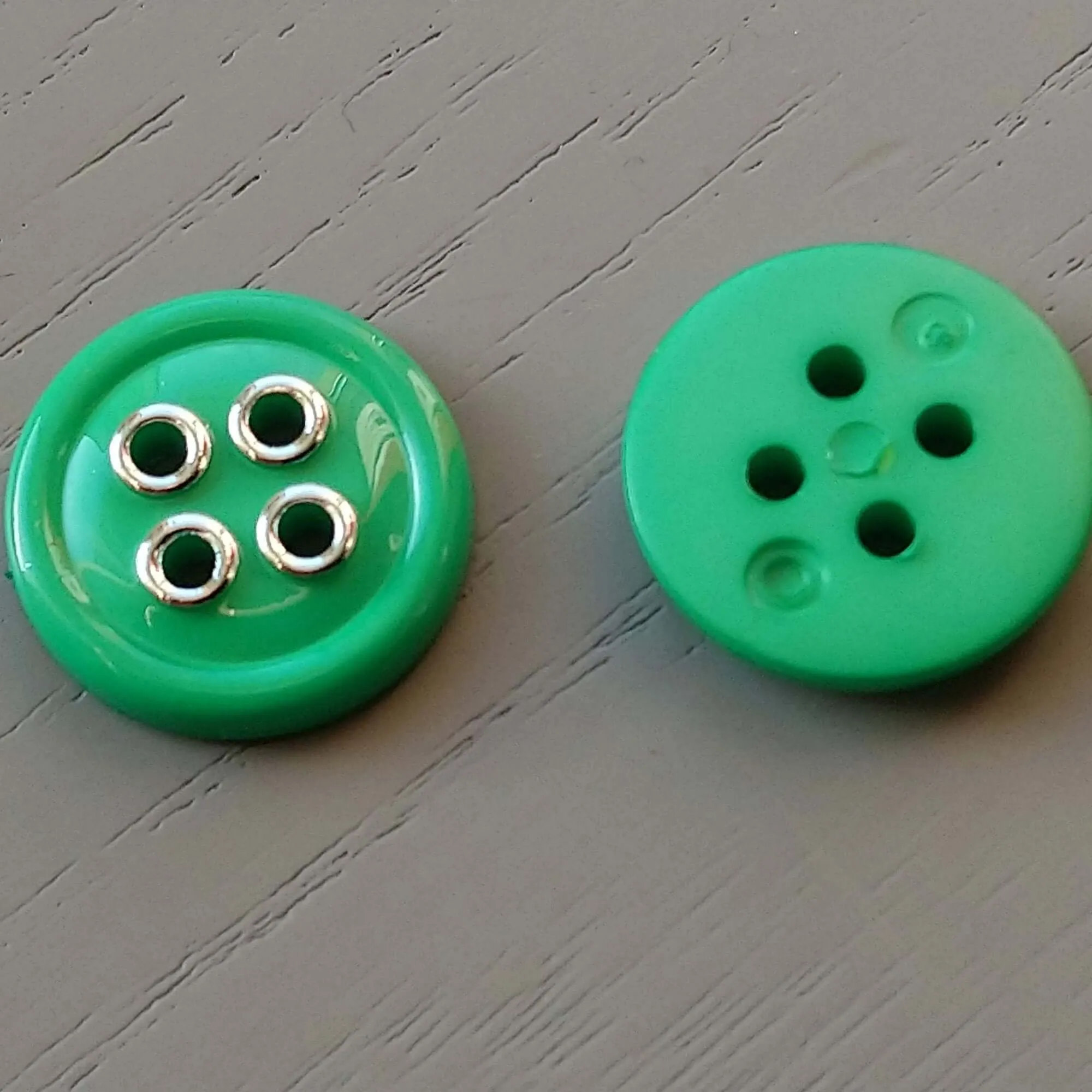 15mm 4 Hole Plastic Buttons