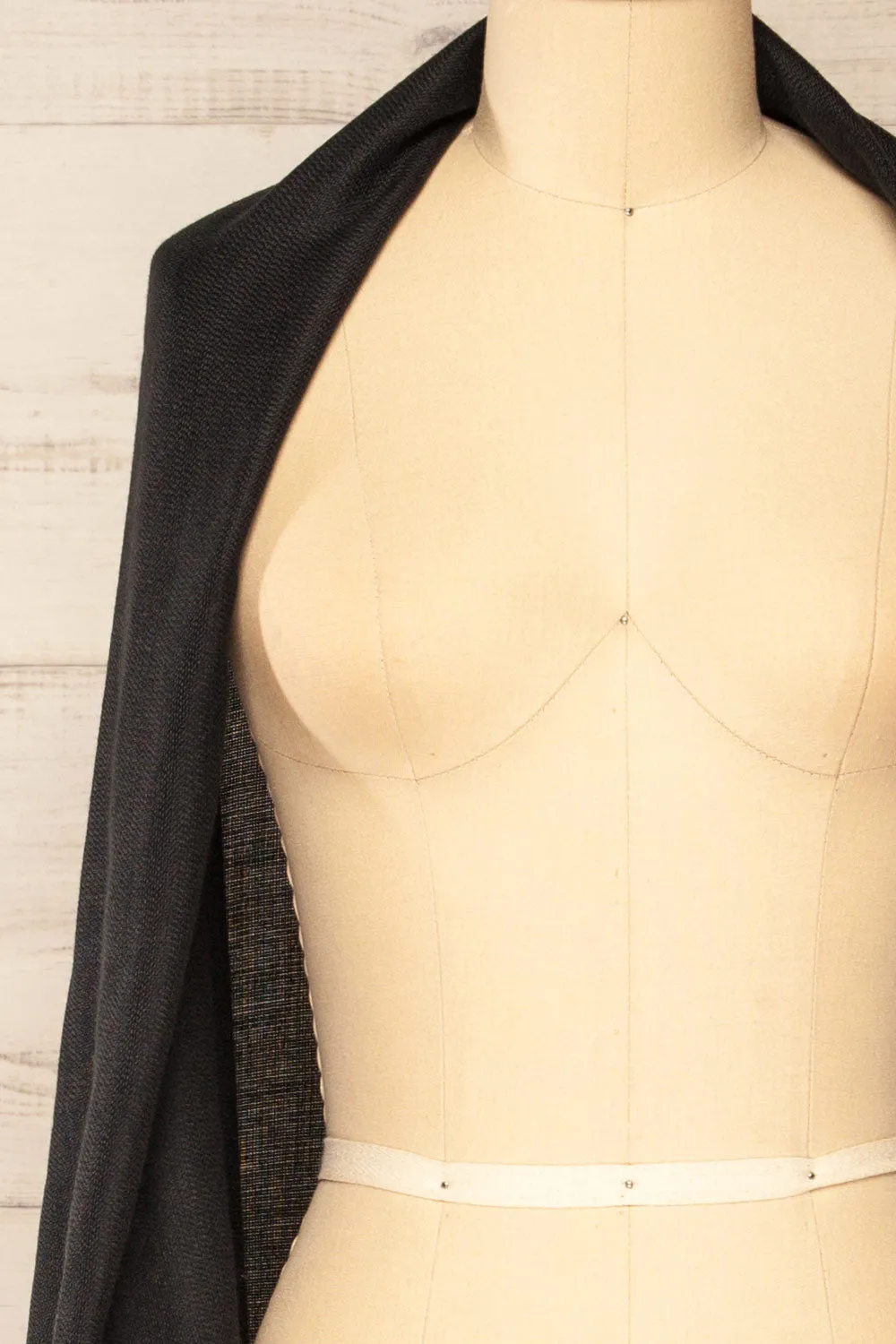Classiqe Black | Large Knit Scarf
