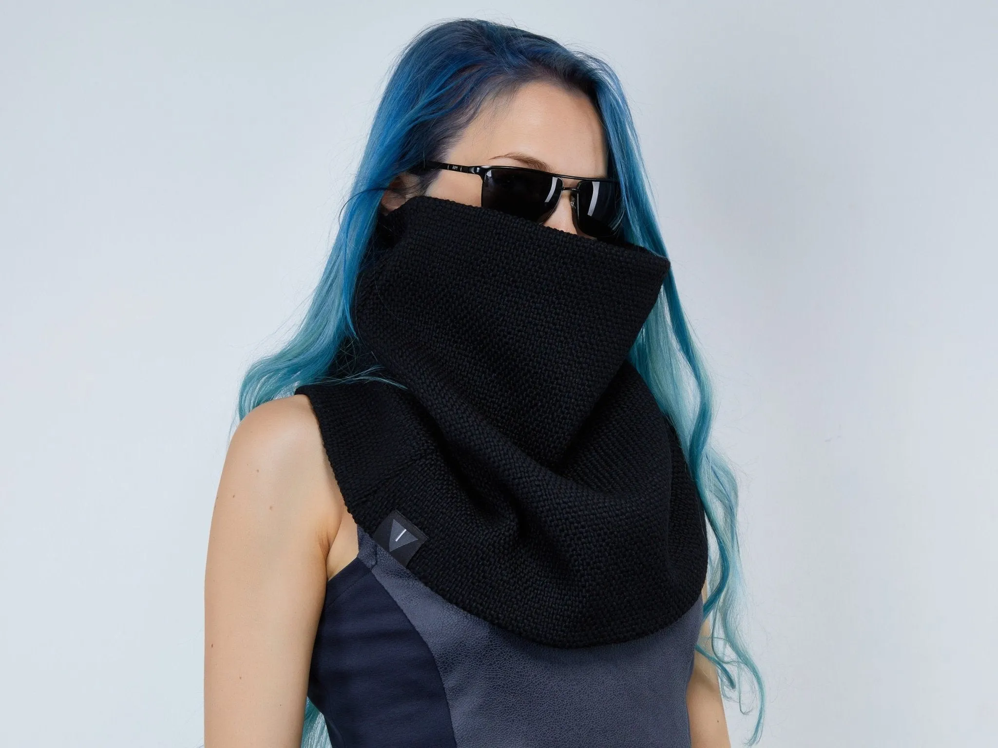 SC5 Black wool scarf