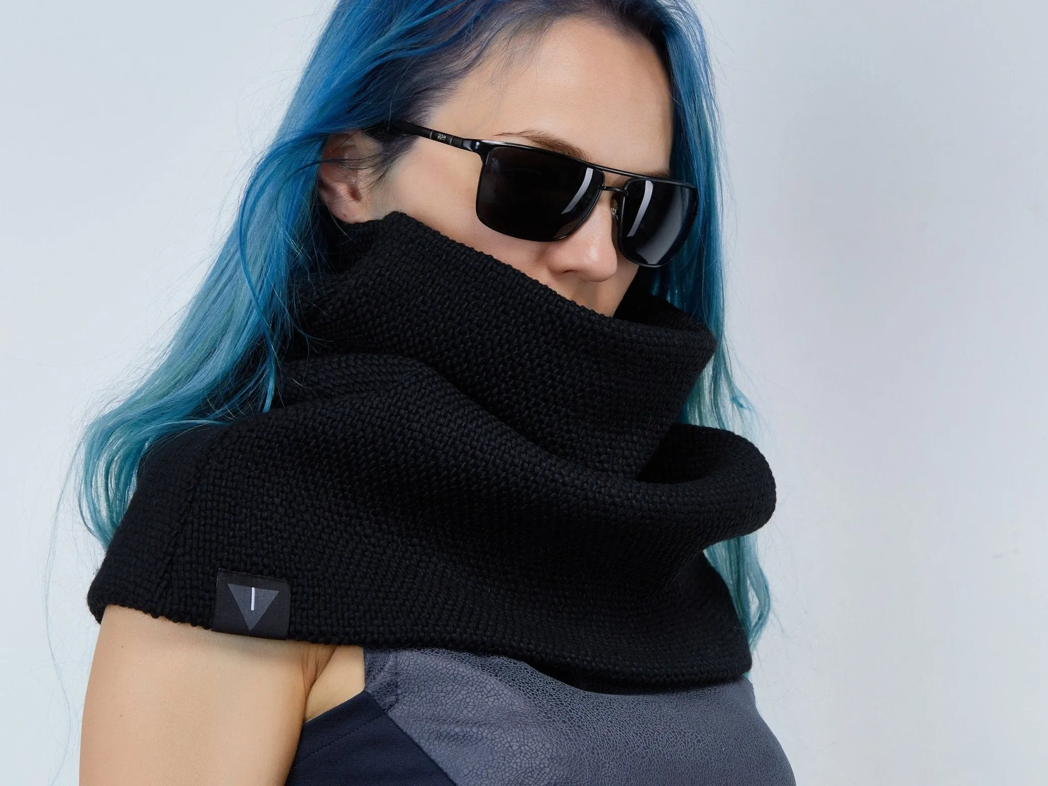 SC5 Black wool scarf