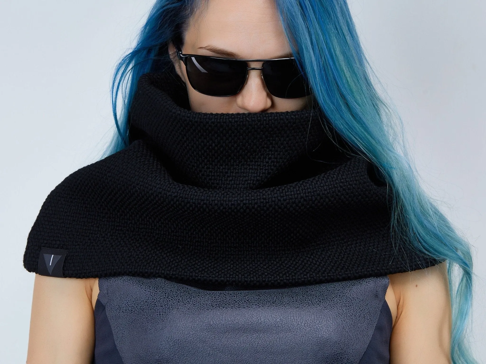 SC5 Black wool scarf
