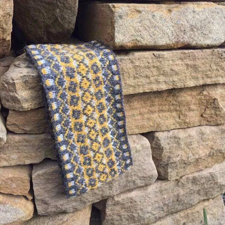 Triple Tone Circular Scarf -Pattern Download
